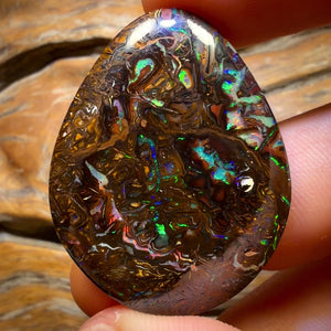 Bargain Banger Card of the Night! 79.8cts - “Art of Opal” Top Tribal Queensland Boulder Opal from Yowah. Electric Colour AND Double Sided!