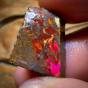 19.5cts - Super Rare Koroit Nut Opal Rub. Magenta Red!