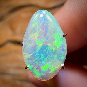 1.9cts - Lightning Ridge Crystal Opal
