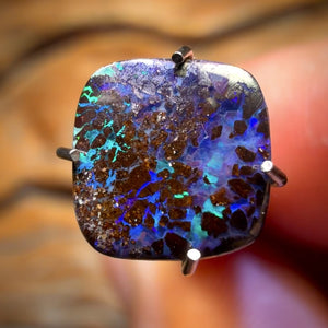 1.7cts - “Electro”Queensland Boulder Seam Opal. Australian Opal