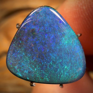 4.1cts - Queensland Boulder Seam Opal. Australian Opal