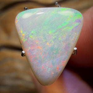 2.9cts - South Australian White Opal from Coober Pedy