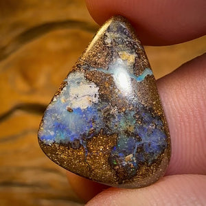 14.9cts - Queensland Boulder Seam Opal