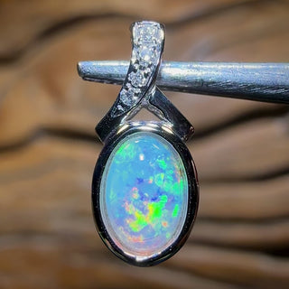 Pendentif en or blanc 14 carats avec opale en cristal massif d'Australie du Sud