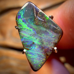 2.8cts - Australian Boulder Seam Opal