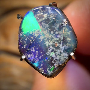 🔨 AUCTION 🔨 No Reservee 2.1cts - Queensland Boulder Seam Opal. Australian Opal