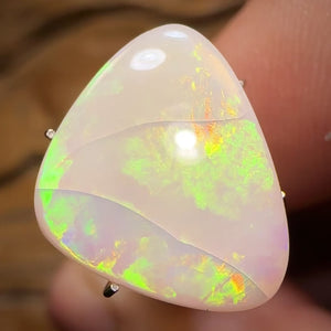 Auction Fall-Through = Your Gain! 🔥 Now More Than 50% Off RRP 🚨  5.6cts - South Australian White Opal. RECUTTER’S DELIGHT