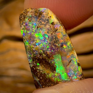 🔨 AUCTION 🔨 13.9cts - Queensland Boulder Seam Opal Rough Piece
