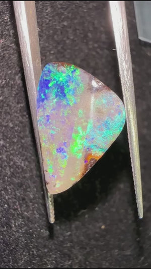 Australian 5.9 cts -  Solid Queensland Boulder Opal.