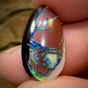 7.5cts - Australian Boulder Opal. Partial Eye Kernel