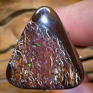 16.4cts - Great Tribal Pattern Queensland Boulder Opal