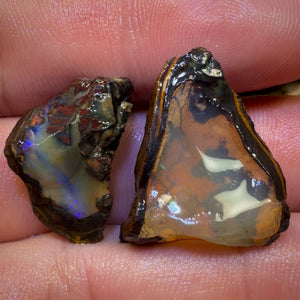 42,4 ct – 2 seltene, rohe Yowah-Nuss-Kristallopale im Zentrum