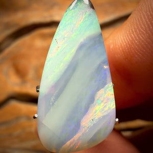 8.8cts - Australian Boulder Seam Opal
