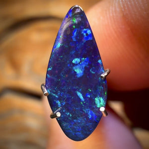 1.3cts - Gem ! Queensland Boulder Black Seam Opal. Australian Opal