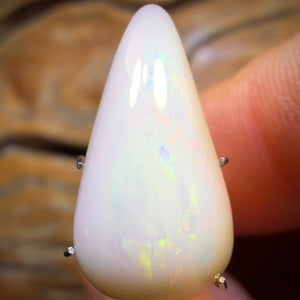 🔨 AUCTION 🔨 No Reserve 7.7cts - South Australian White Opal from Coober Pedy