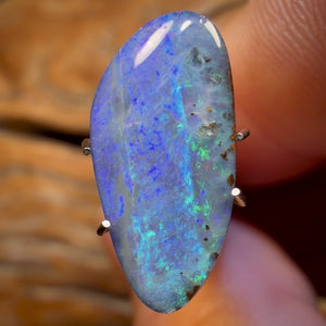 Auktion loser Opal 4,1 Karat – Queensland Boulder Seam Opal aus Winton. Australischer Opal