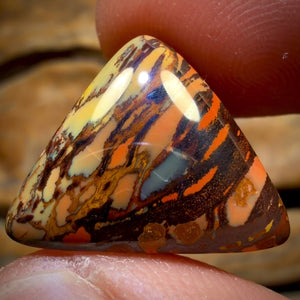17.9cts -UNIQUE!  “Peak Tribal”Australian Boulder Opal from Yowah