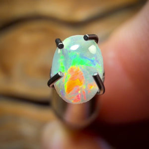 0.1cts - Südaustralischer weißer Opal aus Coober Pedy