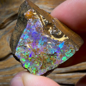 HDW 152cts - Queensland Boulder Seam Opal Rough Piece. Natural Split