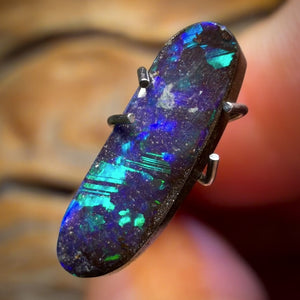 1.85cts - Australian Black Boulder Seam Opal from Queensland