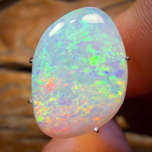 Banger Card! 4.6cts - Gem Rare South Australian Crystal Opal from Mintabie