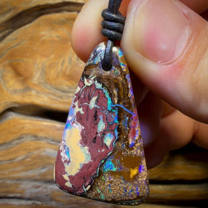 39 x 22 mm – Gebohrte Stammes-Opal-Halskette aus Queensland-Boulderopal