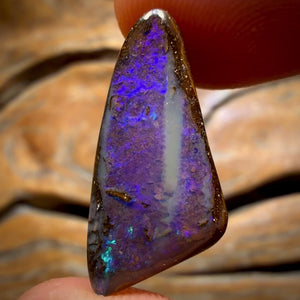 17.9cts - watch video see flash Large Australian Boulder Seam Opal