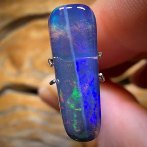 Bargain Card! 4.9cts - Queensland Boulder Seam Opal. Australian Opal