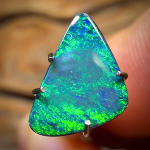 🔨 AUCTION 🔨 0.9cts - “Sheet Green” Lightning Ridge Opal Doublet