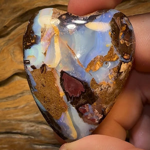 146.8cts - HEART SHAPED Australian Boulder Opal from Yowah