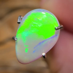 0.9cts - Lightning Ridge Dark Opal