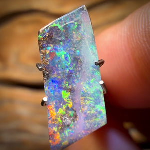1.9cts - Queensland Boulder Seam Opal. Australian Opal