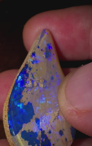 Australian 43.80cts - Big Reef Pattern Solid Boulder Pipe Opal