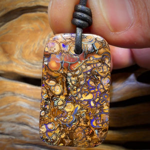35 x 22 mm – Gebohrte Stammes-Boulder-Opal-Halskette aus Queensland