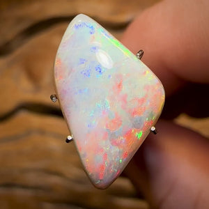 4,2 carats – Opale blanche rare d'Australie du Sud de Mintabie, collection Andreou Heritage