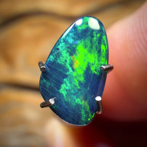 0.95cts - Lightning Ridge Opal Doublet