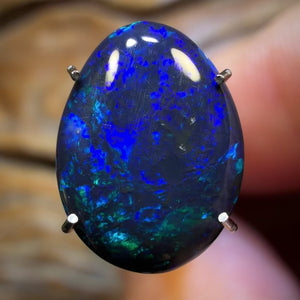 1.9cts - Lightning Ridge Black Opal