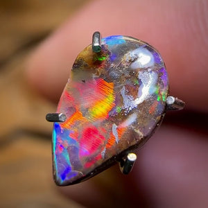 1.15cts - Queensland Boulder Seam Opal from Winton Wow! Chemical Fire Double Sided