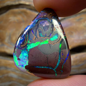 21.6cts - Top Tribal Yowah Nut Opal Rub. Metallic Colours!