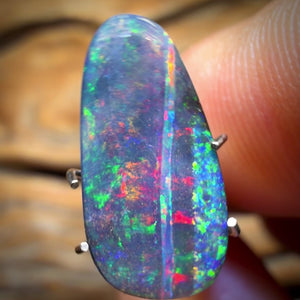 3.1cts - Top Queensland Boulder Seam Opal Gem. Australian Opal