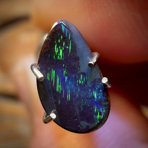 1.05cts - ‘Star Fire’ Queensland Black Boulder Seam Opal