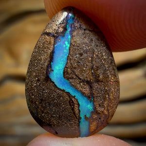 5.25cts - Queensland Boulder Seam Opal from Winton. Australian Opal