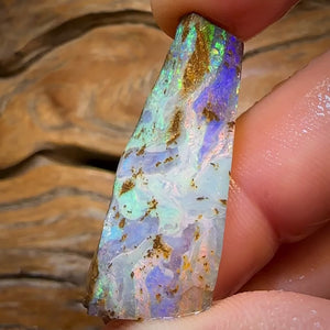 “Snow Reef” 33.6cts - Queensland Boulder Seam Opal Rub