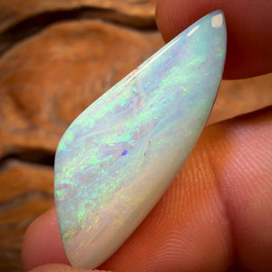 19.5cts - Queensland Boulder Seam Opal. Ice Blue Australian Opal