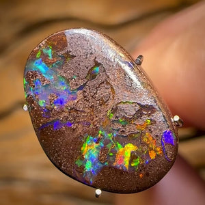 5.3cts - Queensland Boulder “Bright Bubble Band” Opal