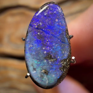 3.7cts - Queensland Boulder Seam Opal from Winton