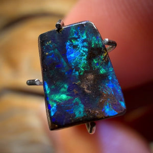 1.4cts - The Deep Electric Australian Boulder Seam Opal