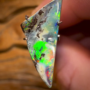 2.45cts - Great Colour and Pattern Queensland Boulder Seam Opal