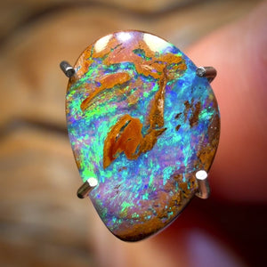 1.4cts - Queensland Boulder Opal from Yowah. Reef Pattern