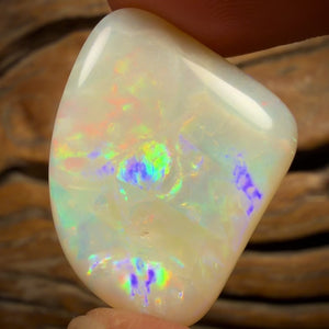 19.4cts - South Australian White Opal. Vintage Cut